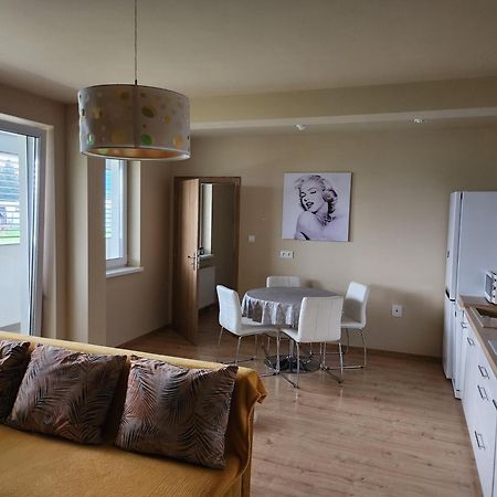 Apartman Greenside Michalovce Exterior foto